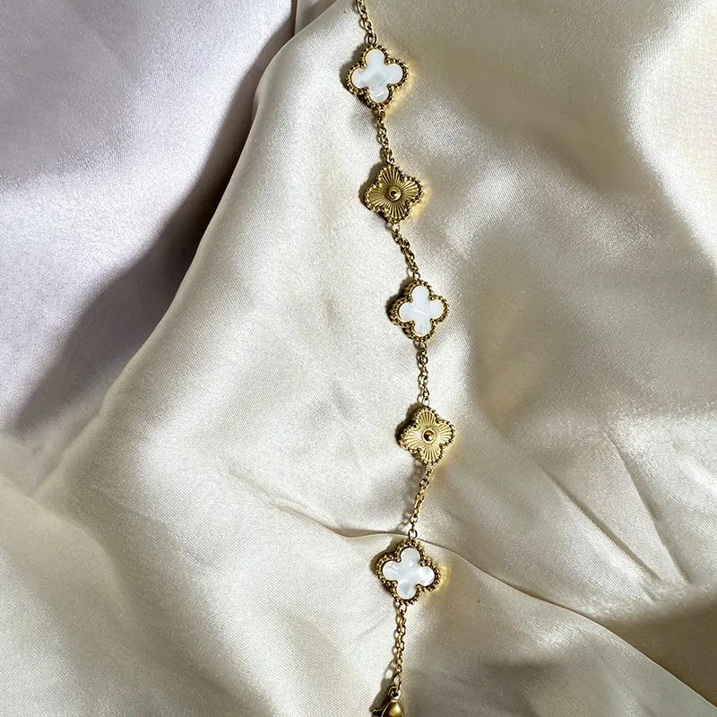 Royal Albaster Fleur Bracelet