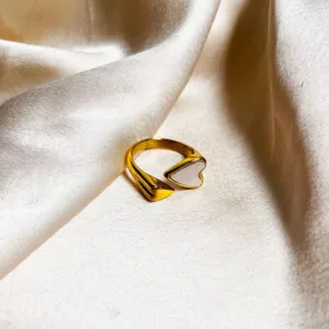 Snow-White Heart Vine Ring