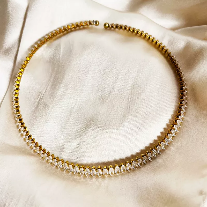 Symphony Baguette Choker