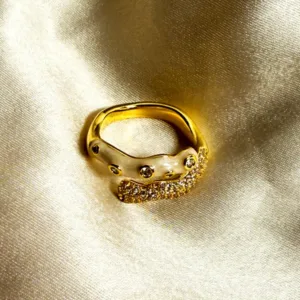 Vanilla-Layered-Pave-Ring